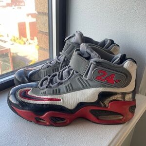 Nike Air Griffey Max 1 Sneakers Size 8 Grey Black and Red 354912-007